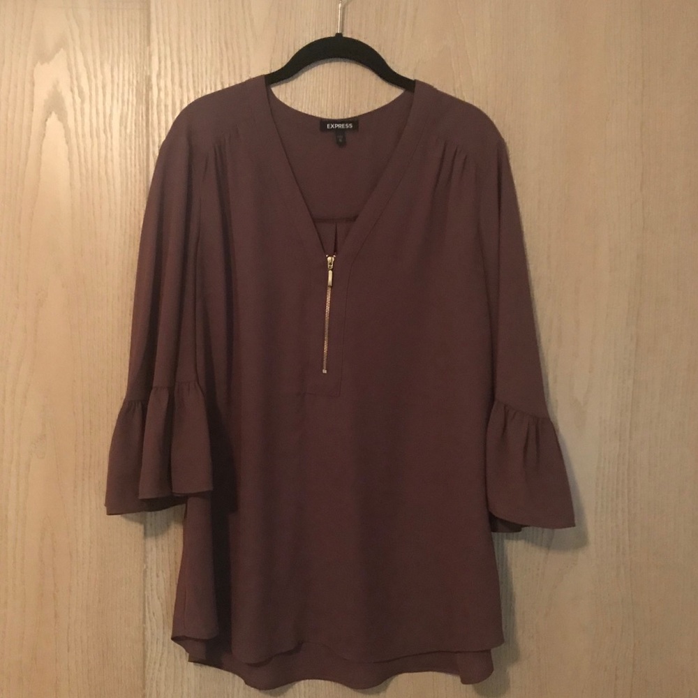 Express Bell Sleeved Top
